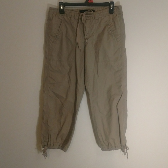 Calvin Klein Pants - 🌟 3/$20 Sale Calvin Klein khaki capri cropped